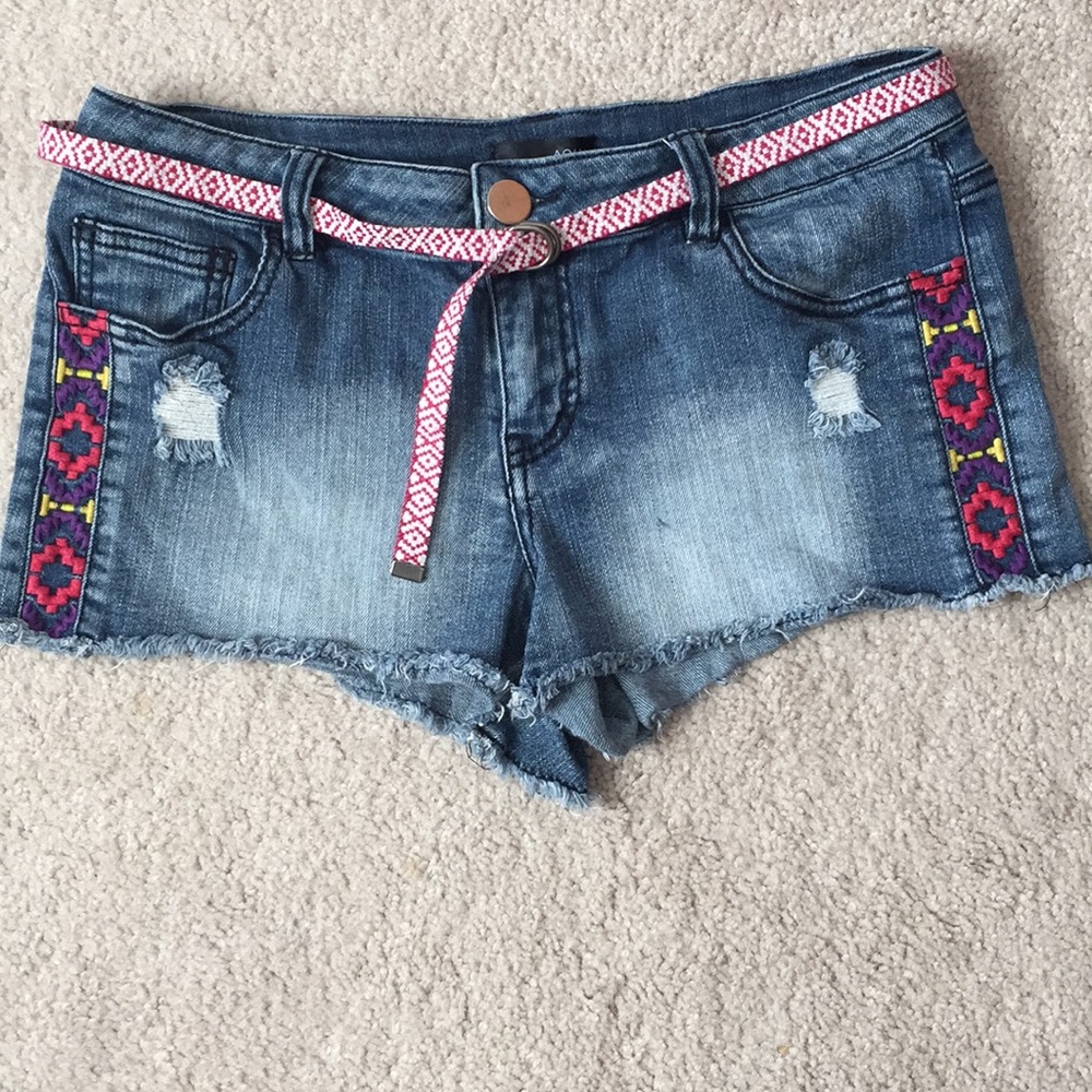 Aqua short shorts